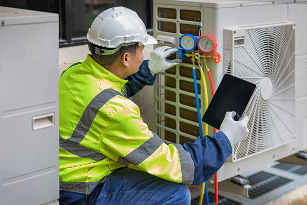 Professional Hvac technician working in De Leon Springs, FL